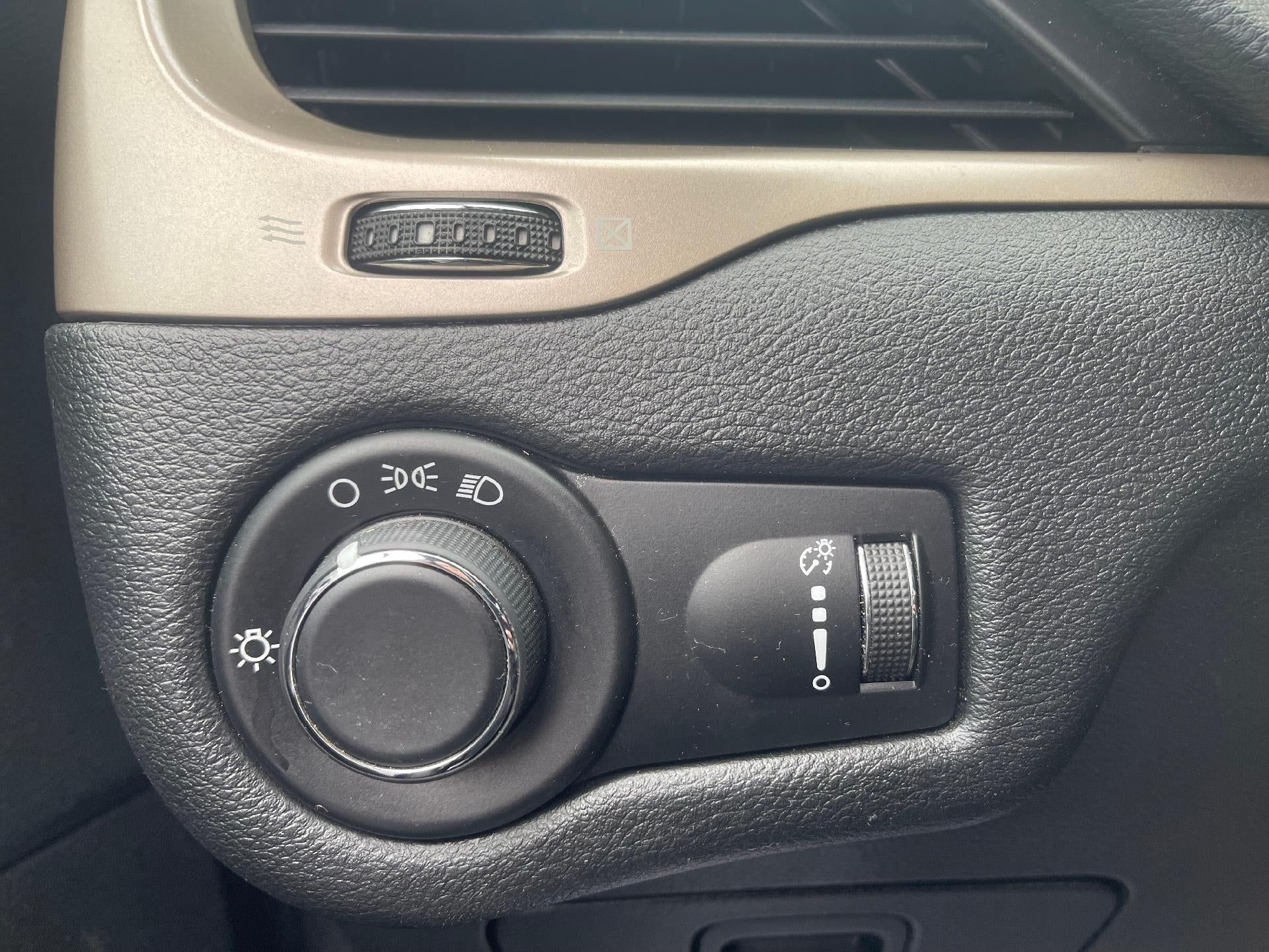 2014 Jeep Cherokee Sport