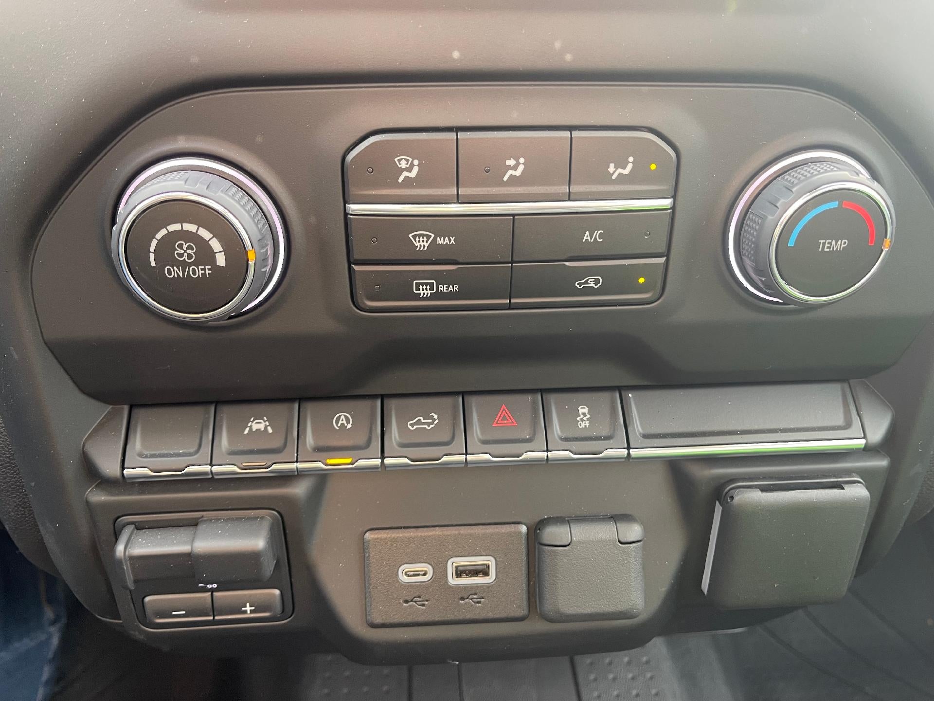 2024 Chevrolet Silverado 1500 Custom