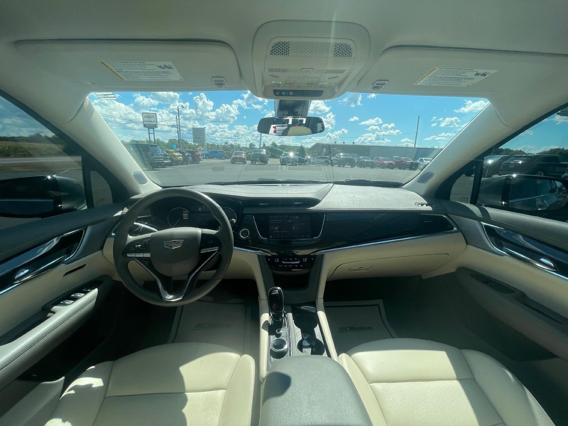 2022 Cadillac XT6 Premium Luxury