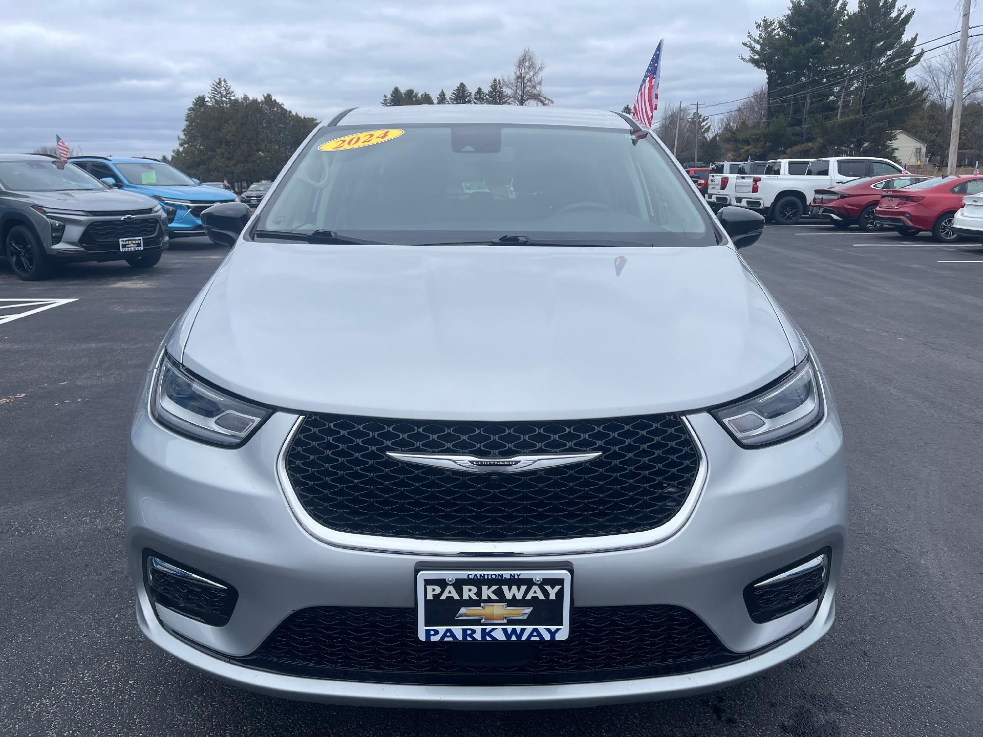 2024 Chrysler Pacifica Touring L
