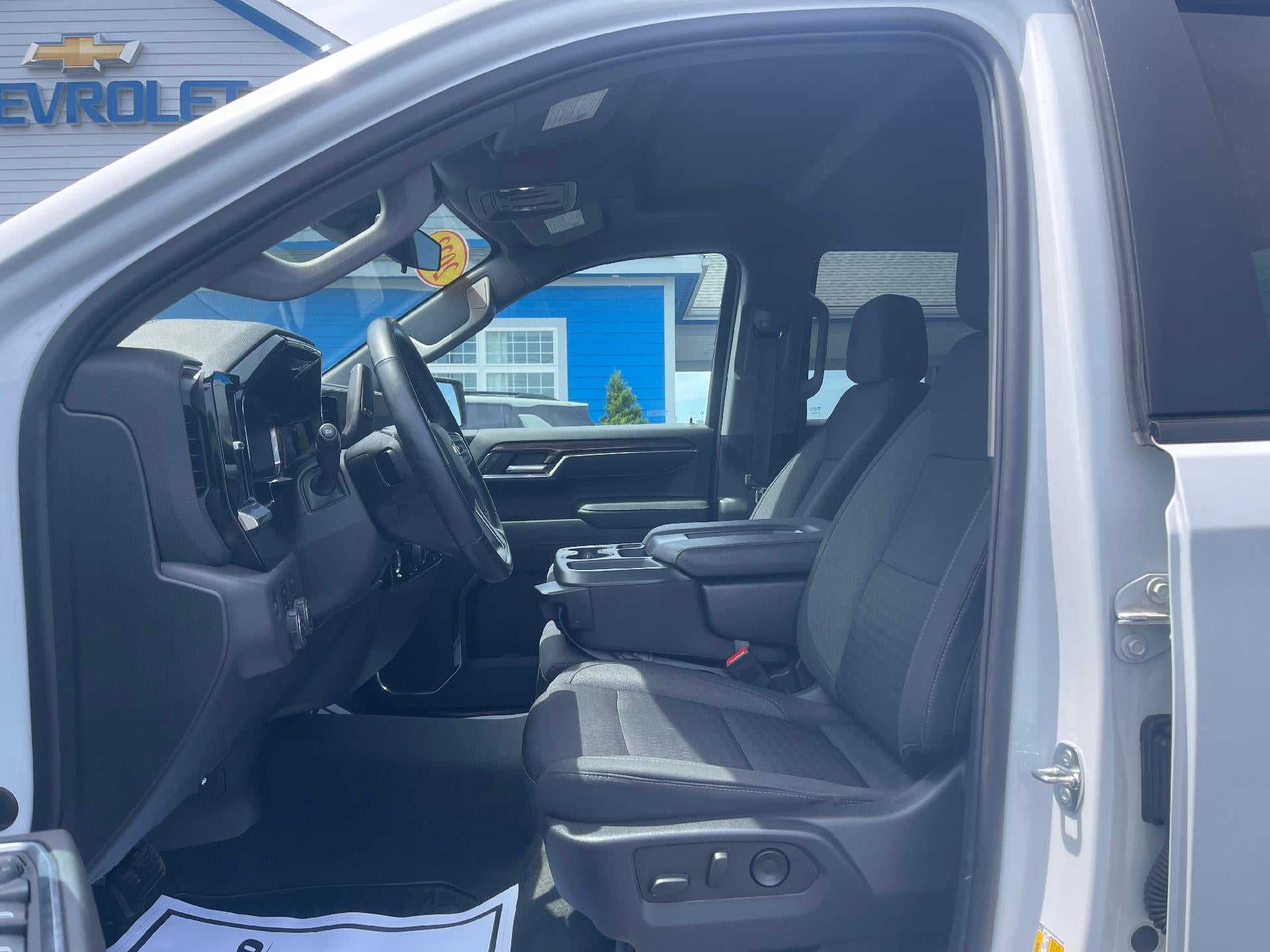 2023 Chevrolet Silverado 1500 LT (2FL)
