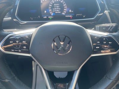2022 Volkswagen Tiguan SE R-Line Black