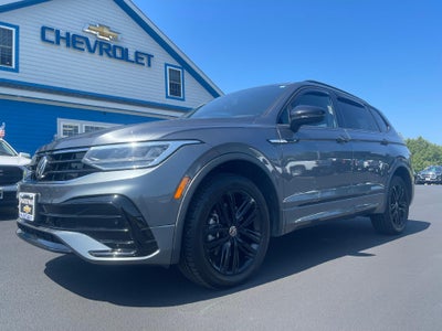 2022 Volkswagen Tiguan SE R-Line Black