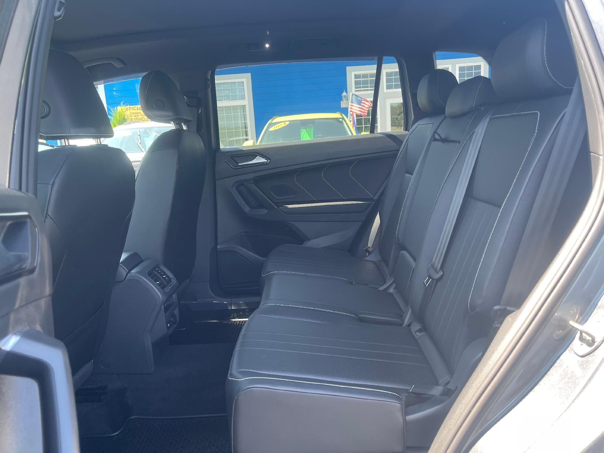 2022 Volkswagen Tiguan SE R-Line Black