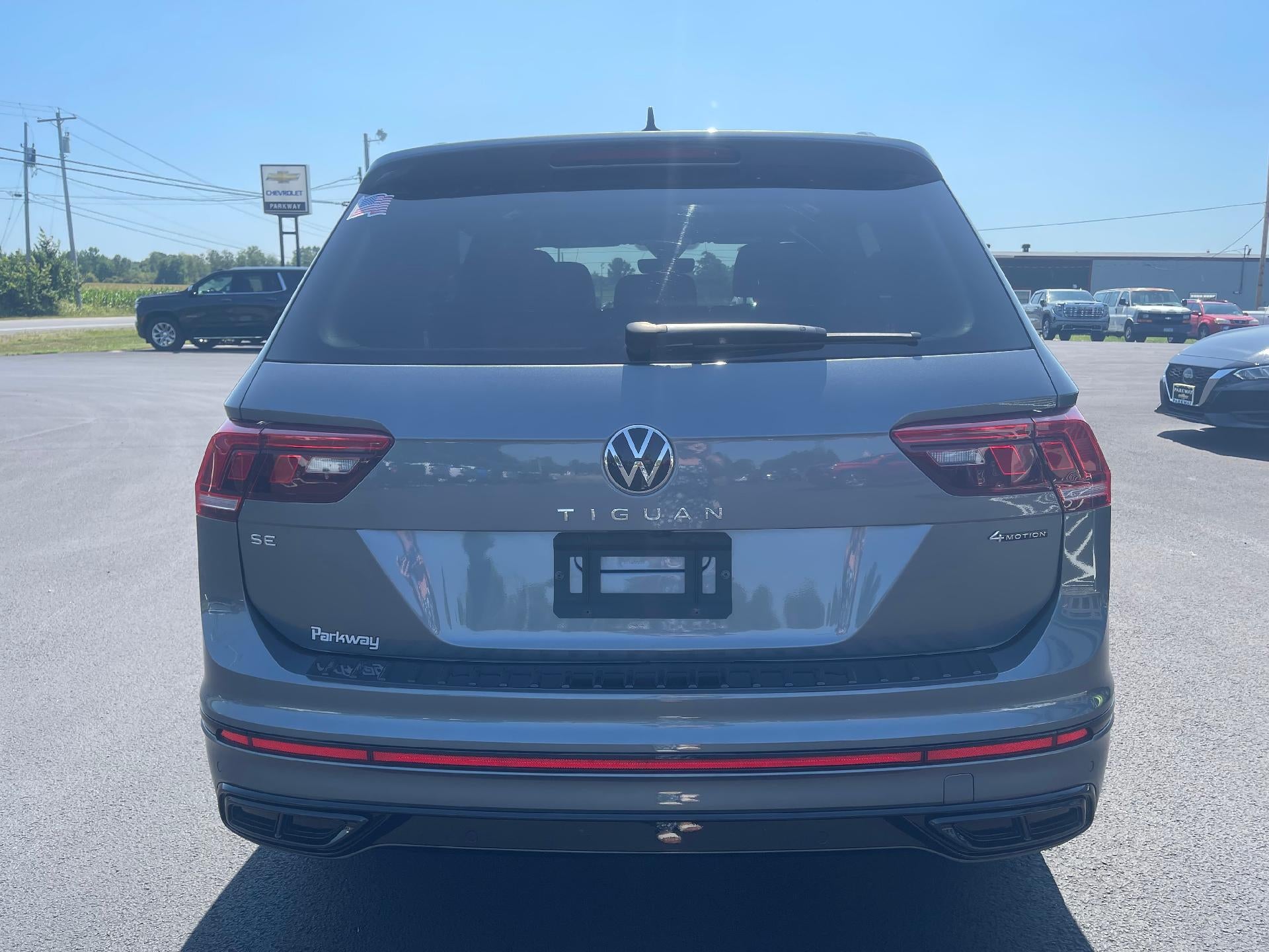 2022 Volkswagen Tiguan SE R-Line Black