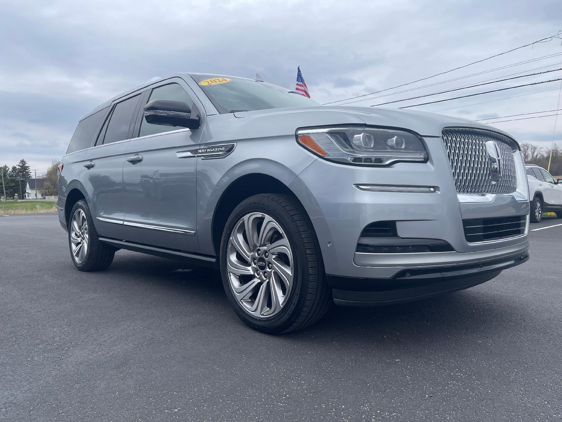 2024 Lincoln Navigator Premiere AWD's photo