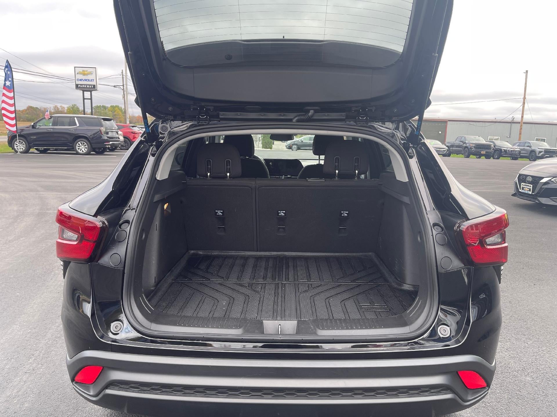 2025 Chevrolet Trax LS